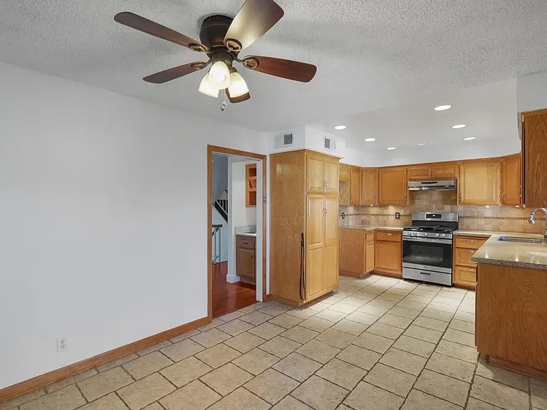 9000 Vanalden Ave #127 — Photo 29