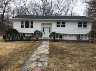 32 Kearsage St, Dracut, MA 01826