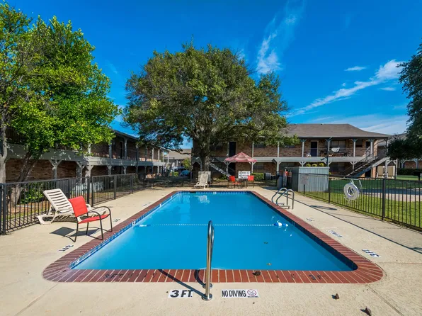 London Square Apartments