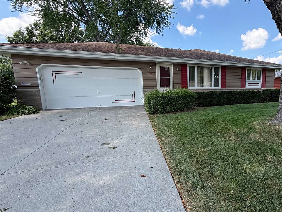 1st image of 1125 N Pontiac Dr