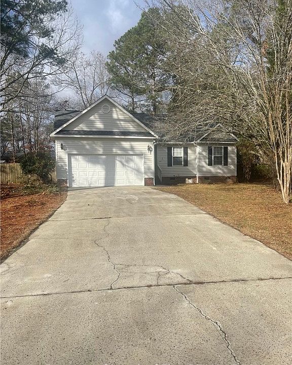 1st image of 448 Forest Woods Dr