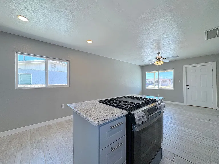 4918 Tetons Dr — Photo 11