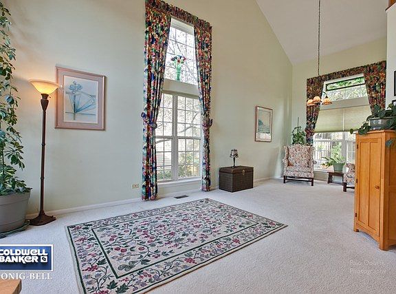 3rd image of 4240 Greenfield Ln