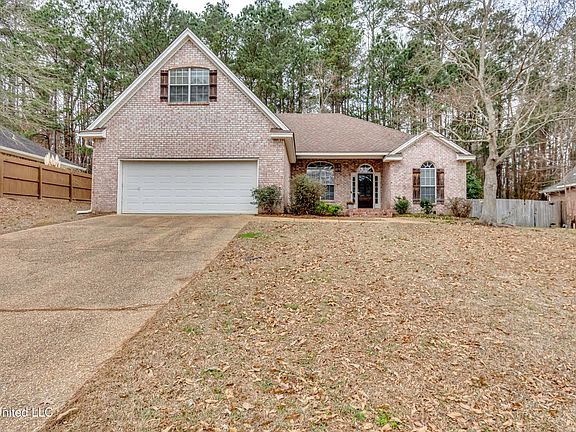 2nd image of 619 Hampshire Dr