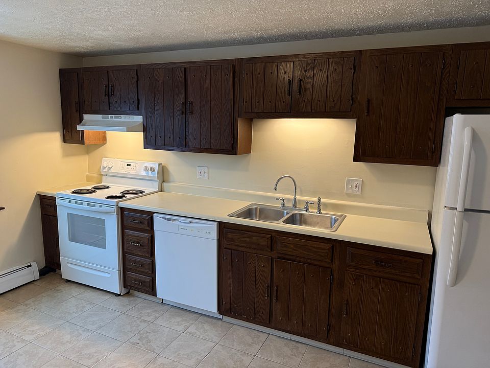 1st image of 9 Briarwood Dr #1