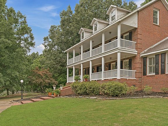 4th image of 4121 Damron Dr