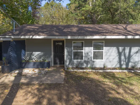 209 E Pirate Ave, Longview, TX 75604