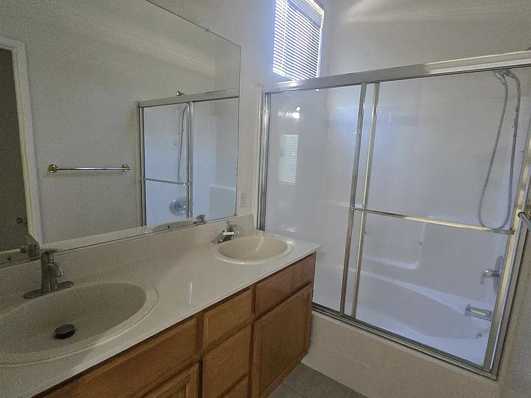 5128 Hereford Ct — Photo 12