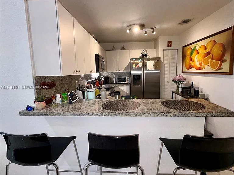 11301 SW 17th Ct — Photo 6