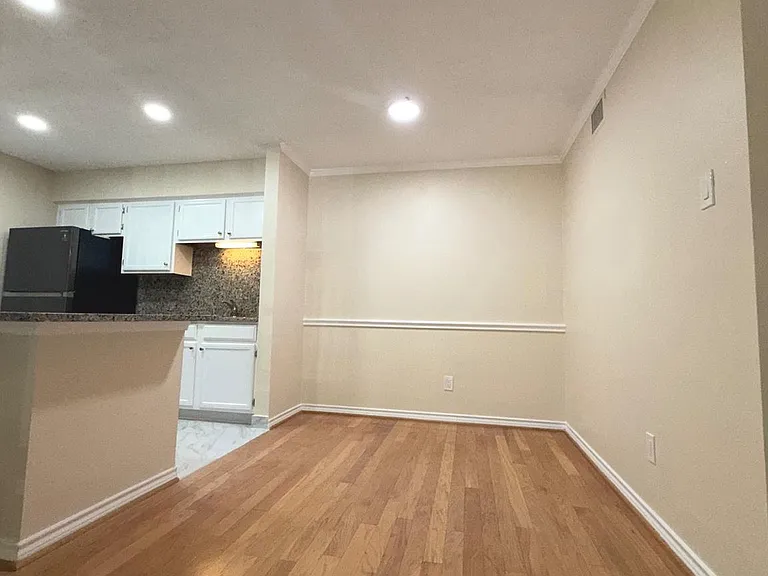 1534 Lincoln Way #204 — Photo 8
