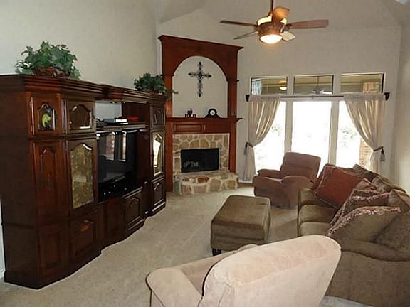 4th image of 12246 Indian Creek Dr