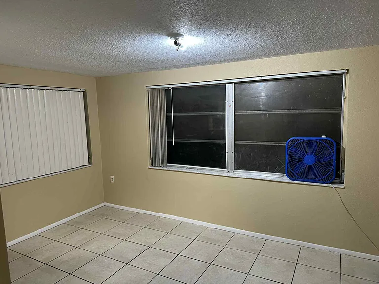 3628 Oxford Dr — Photo 10