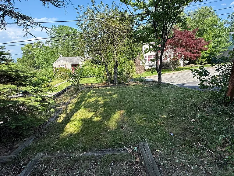 12 Grandview Ave — Photo 24