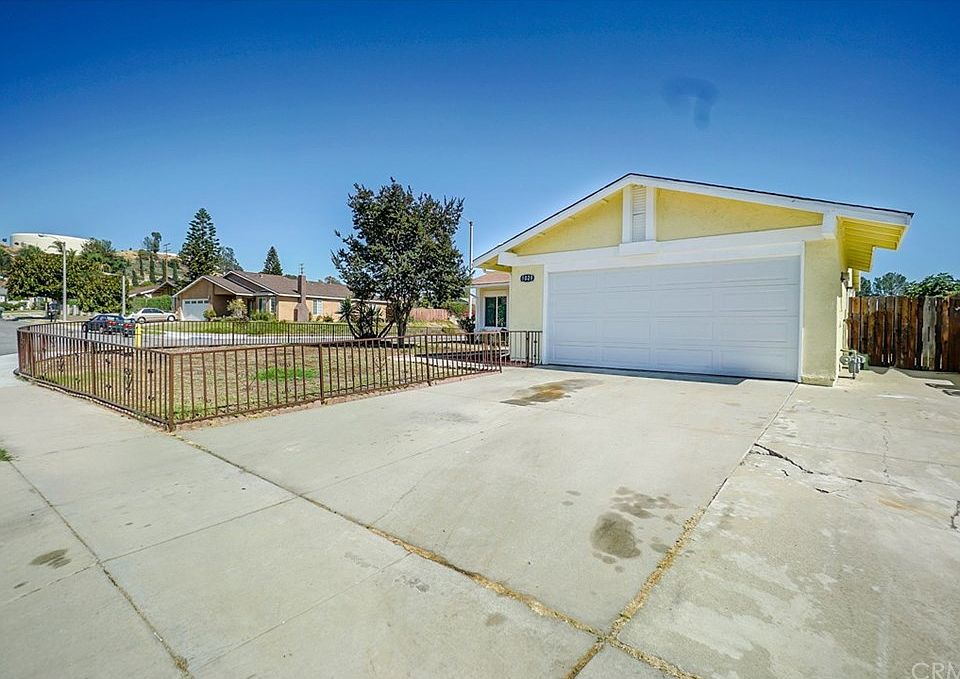 1st image of 1028 E Harvest Moon St