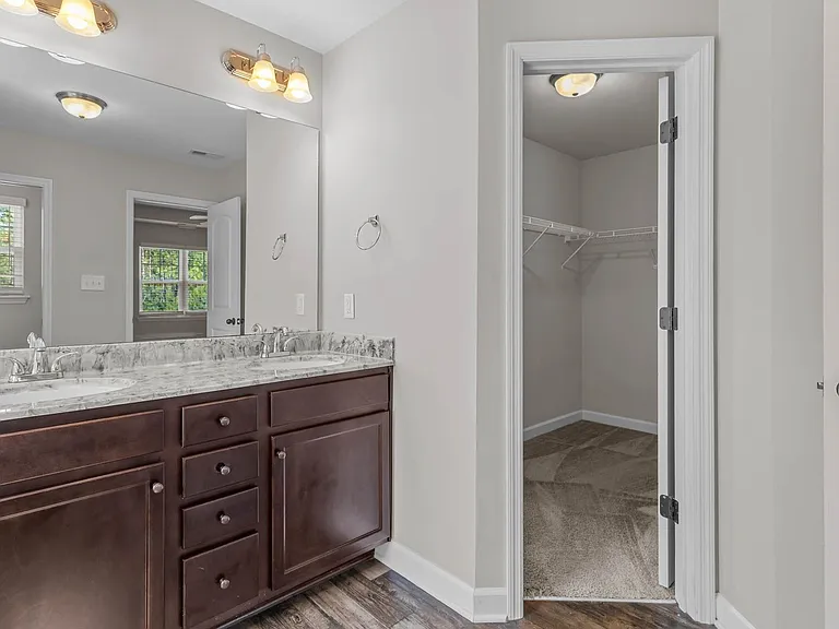 719 Addor Dr — Photo 37