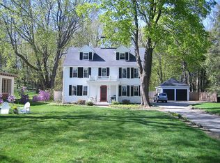 374 Main St, Amesbury, MA 01913