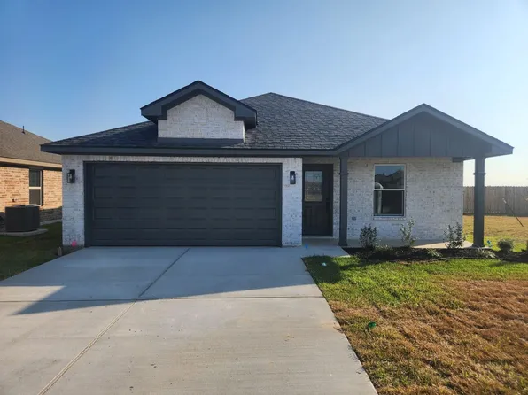 8009 Candor Ct, Navasota, TX 77868