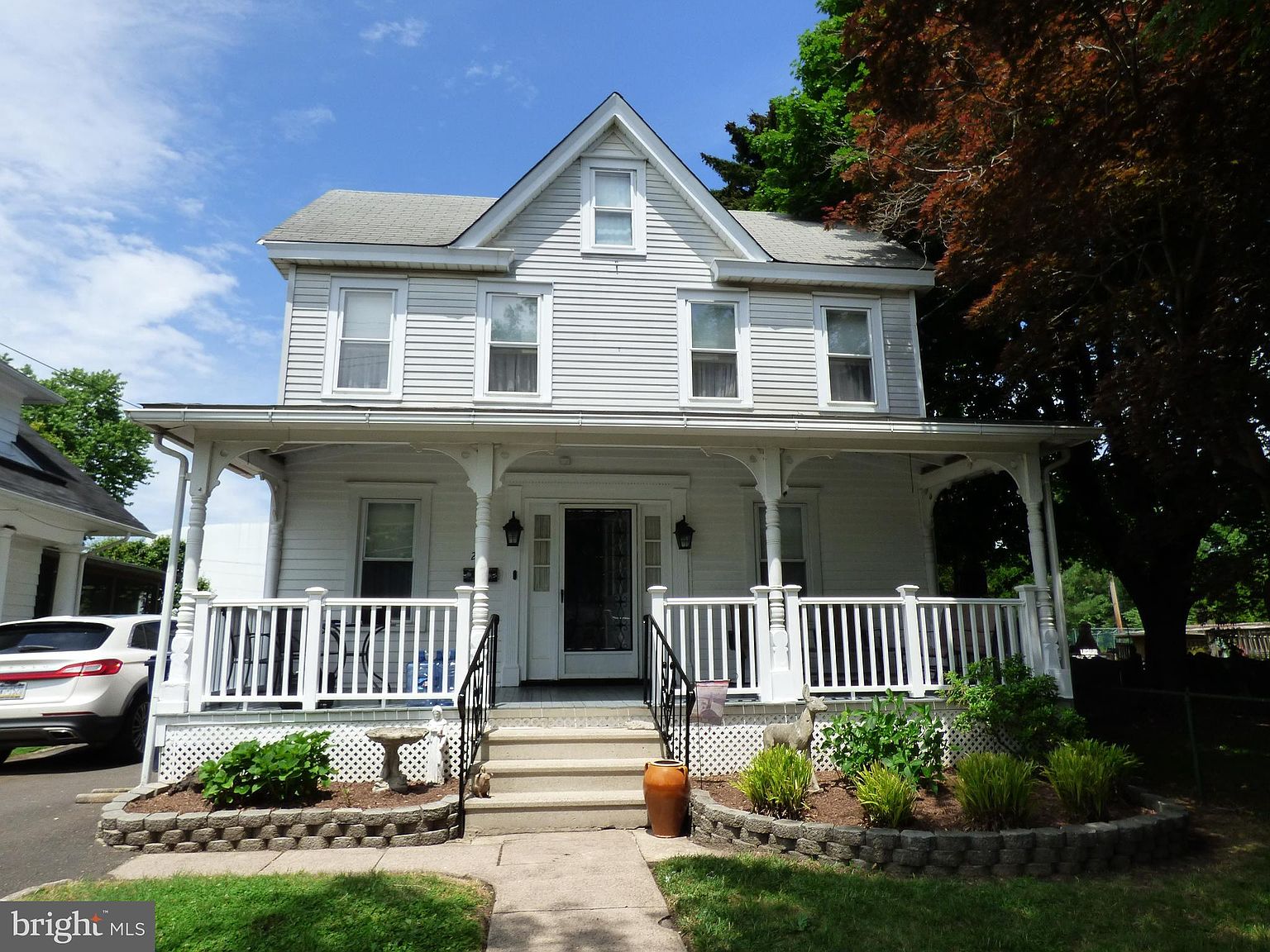 223 Main St, Tullytown, PA 19007 Zillow
