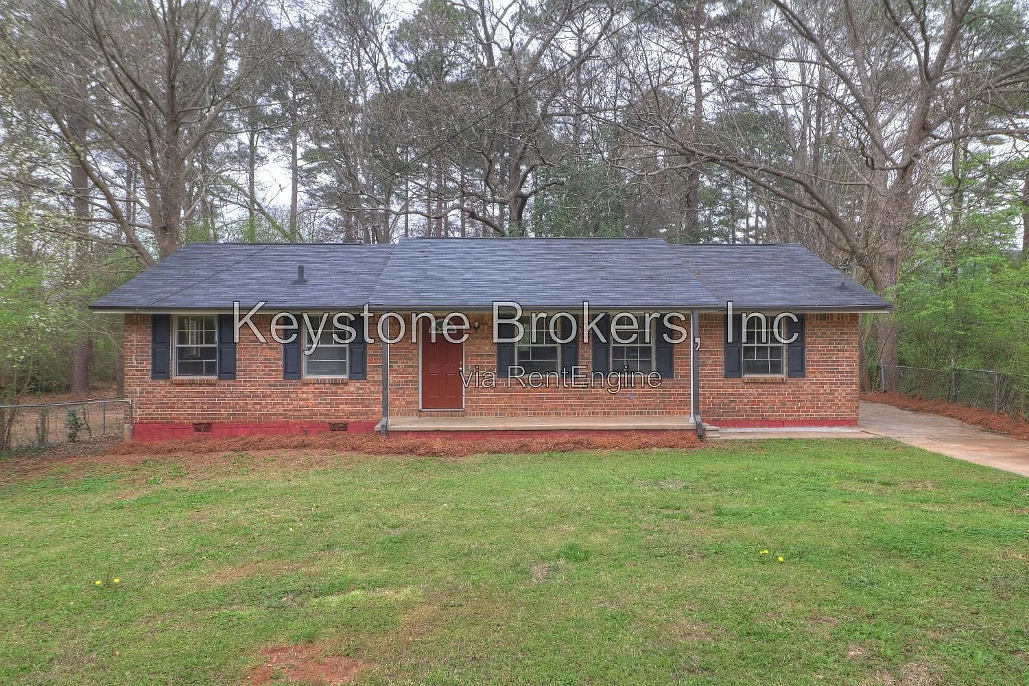 4 bed, 2.0 bath, 1352 sqft, $1,695 — Photo 2