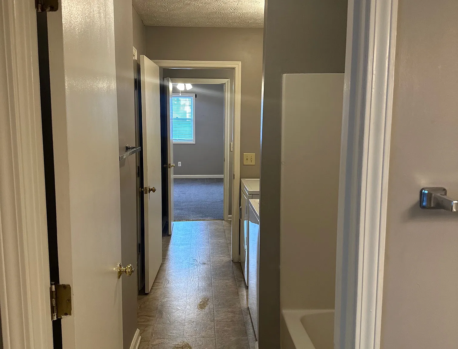 2 bed, 850 sqft, $1,000 — Photo 3