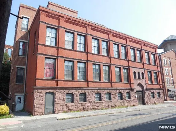 18 Market St Building 18-301, Paterson, NJ 07501