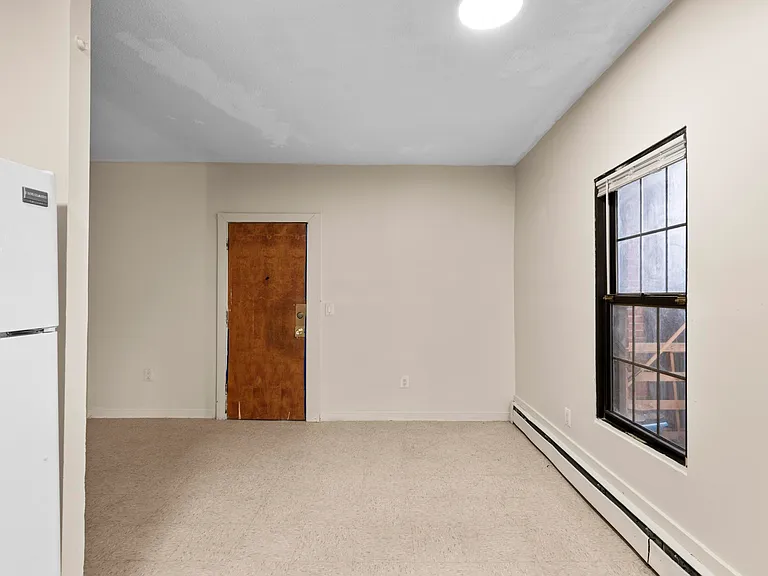26-28 Lawrence St #26-3 — Photo 15