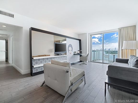 4th image of 1100 West Ave #526