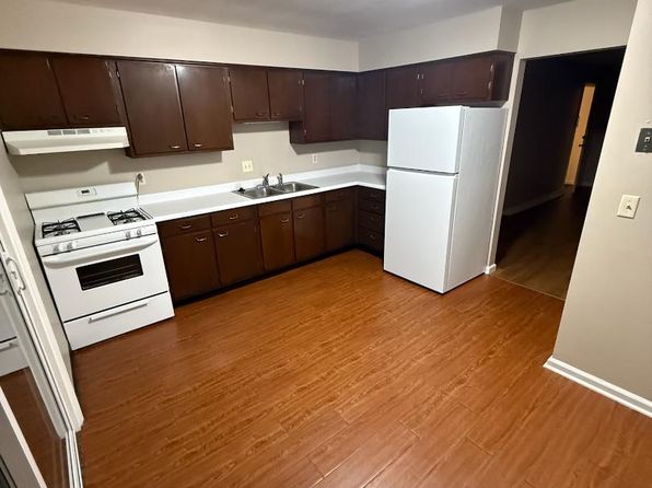 19 Lakeshore Dr APT 10-9-7