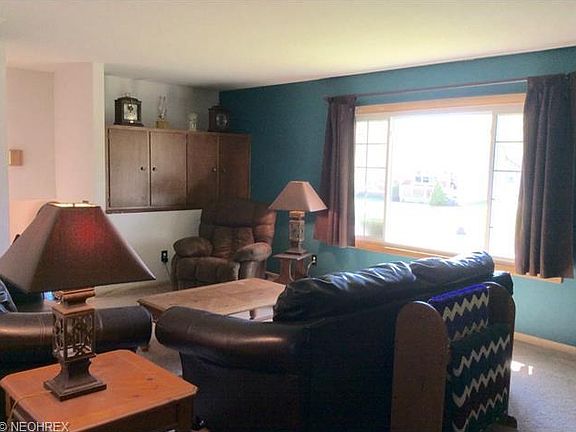 3rd image of 956 Rosewood Dr