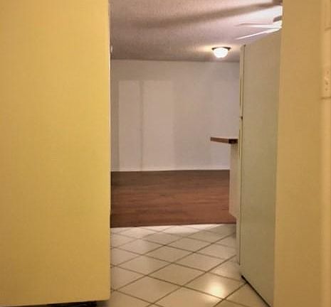 Entry area and on to the studio