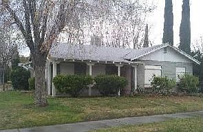 2nd image of 202 W Lancaster Blvd