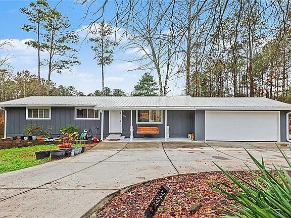 2nd image of 1370 Arbor Hill Rd