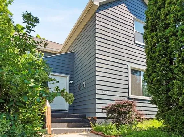 317 W Columbia Ter, Peoria, IL 61604