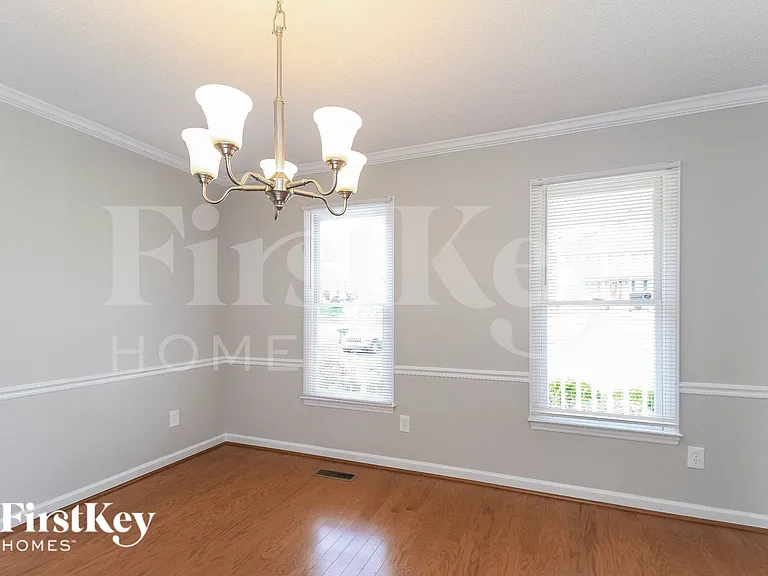 3110 Glenshire Dr — Photo 6