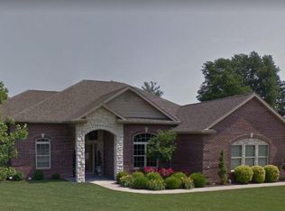 505 Emerald Dr, Centralia, MO 65240
