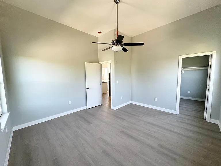 223 S K St — Photo 11