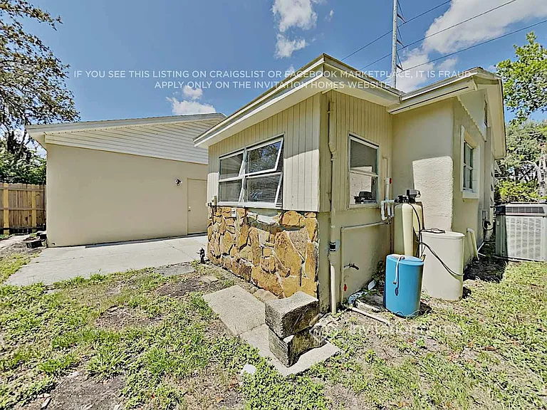 9501 N Albany Ave — Photo 16