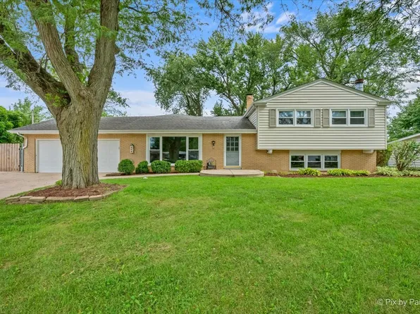 132 Scott Dr, East Dundee, IL 60118