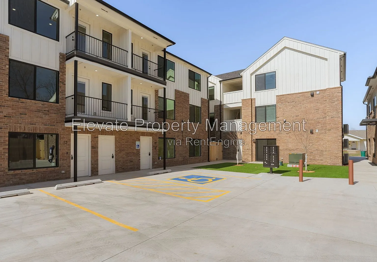 1 bed, 1.0 bath, 633 sqft, $1,395 — Photo 1
