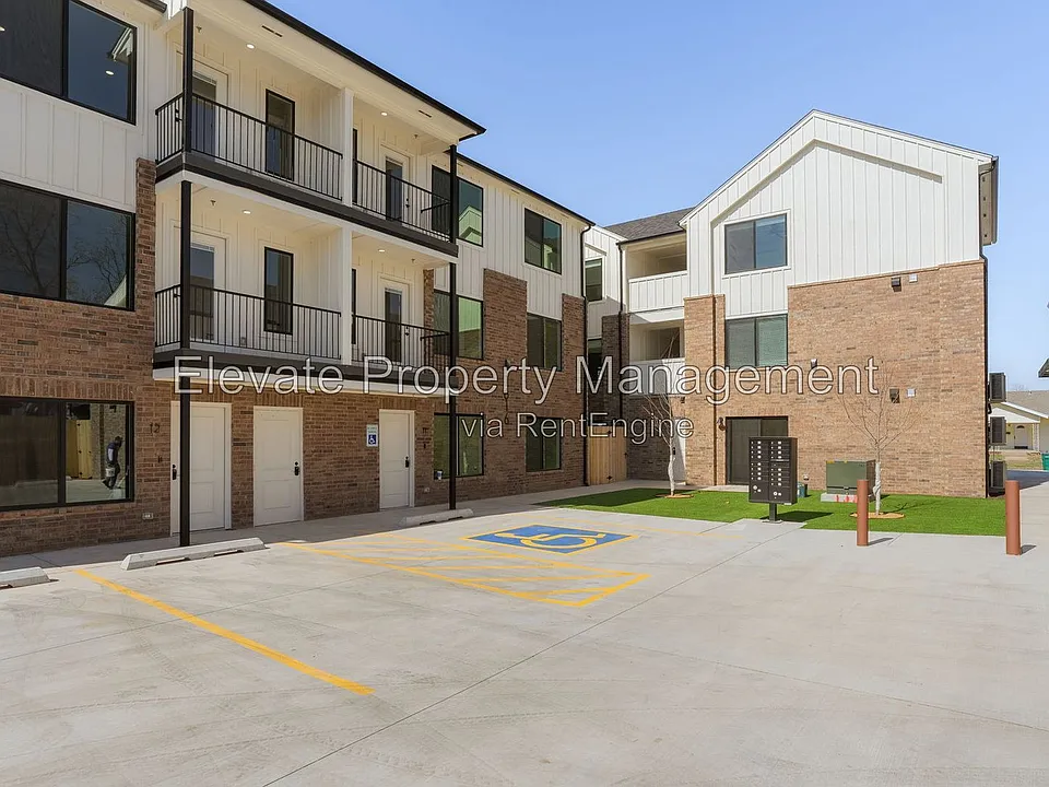 1616 NW 17th St #13