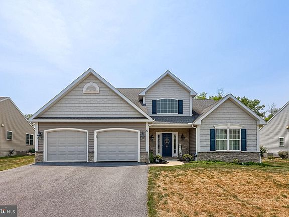 2nd image of 10 Merganser Dr