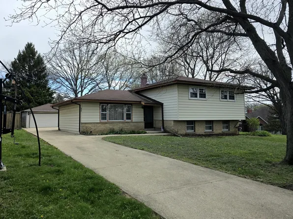 433 Highland Rd, Willowbrook, IL 60527