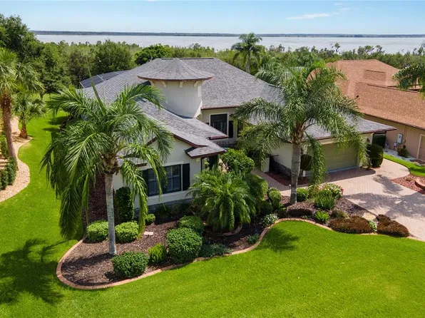 38712 Oak Place Ct, Lady Lake, FL 32159