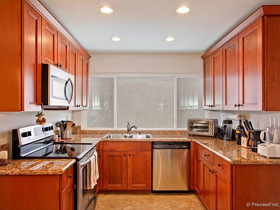 4th image of 2429 Geranium St