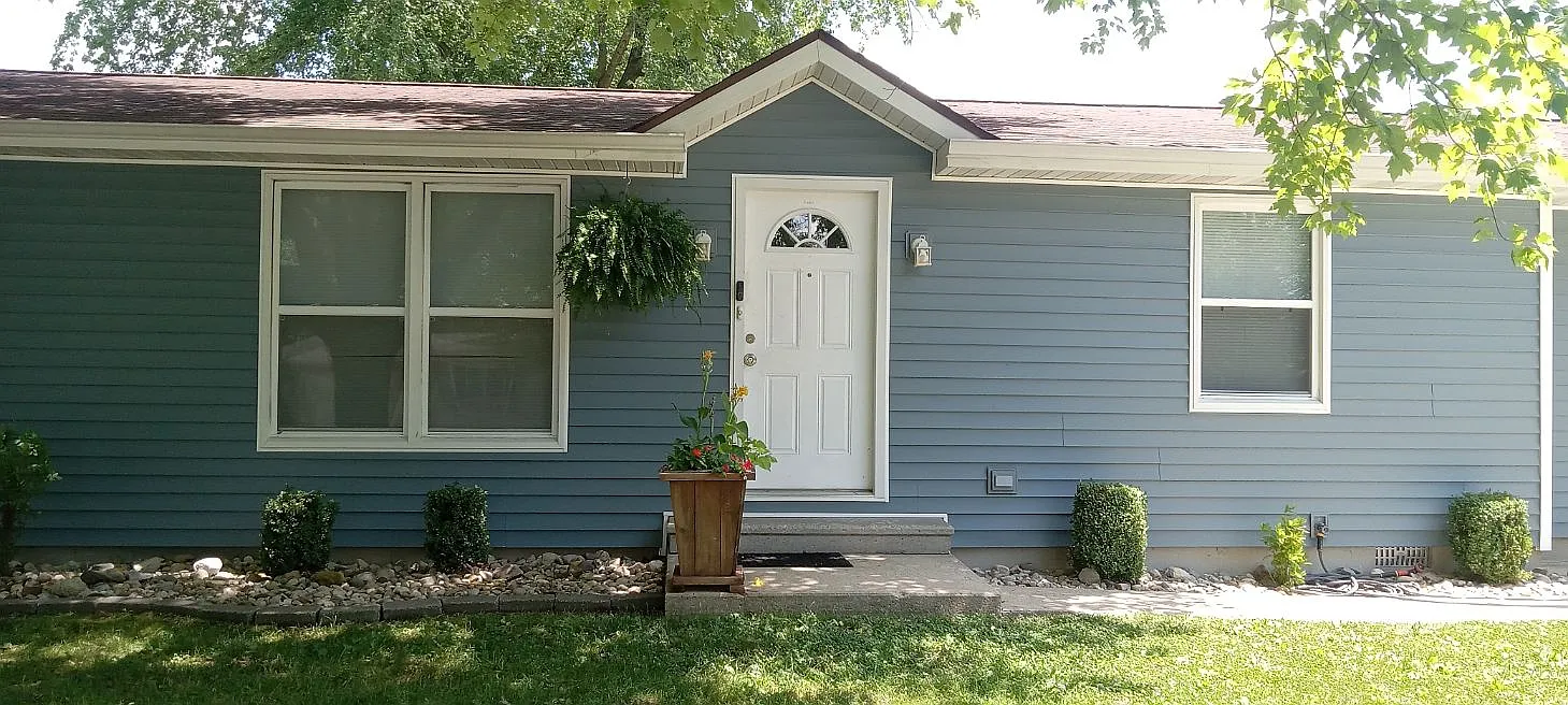 3 bed, 1300 sqft, $1,600 — Photo 2