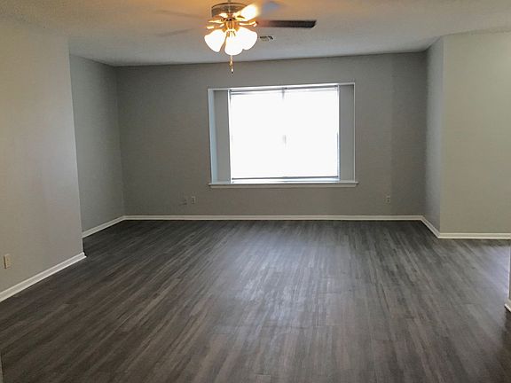 5th image of 1008 Mission Dr APT C