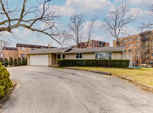 1900 Rancho Ln, Des Plaines, IL 60016