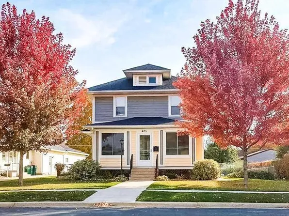 425 Saint Charles Ave, Saint Charles, MN 55972
