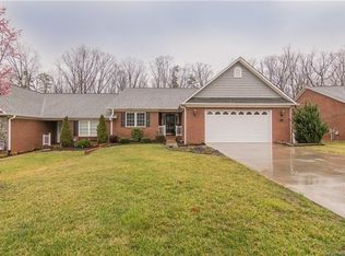 111 Arlington Ct, King, NC 27021
