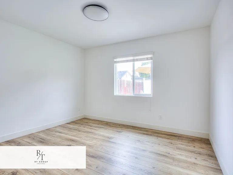 4914 Kauffman Ave #B — Photo 10